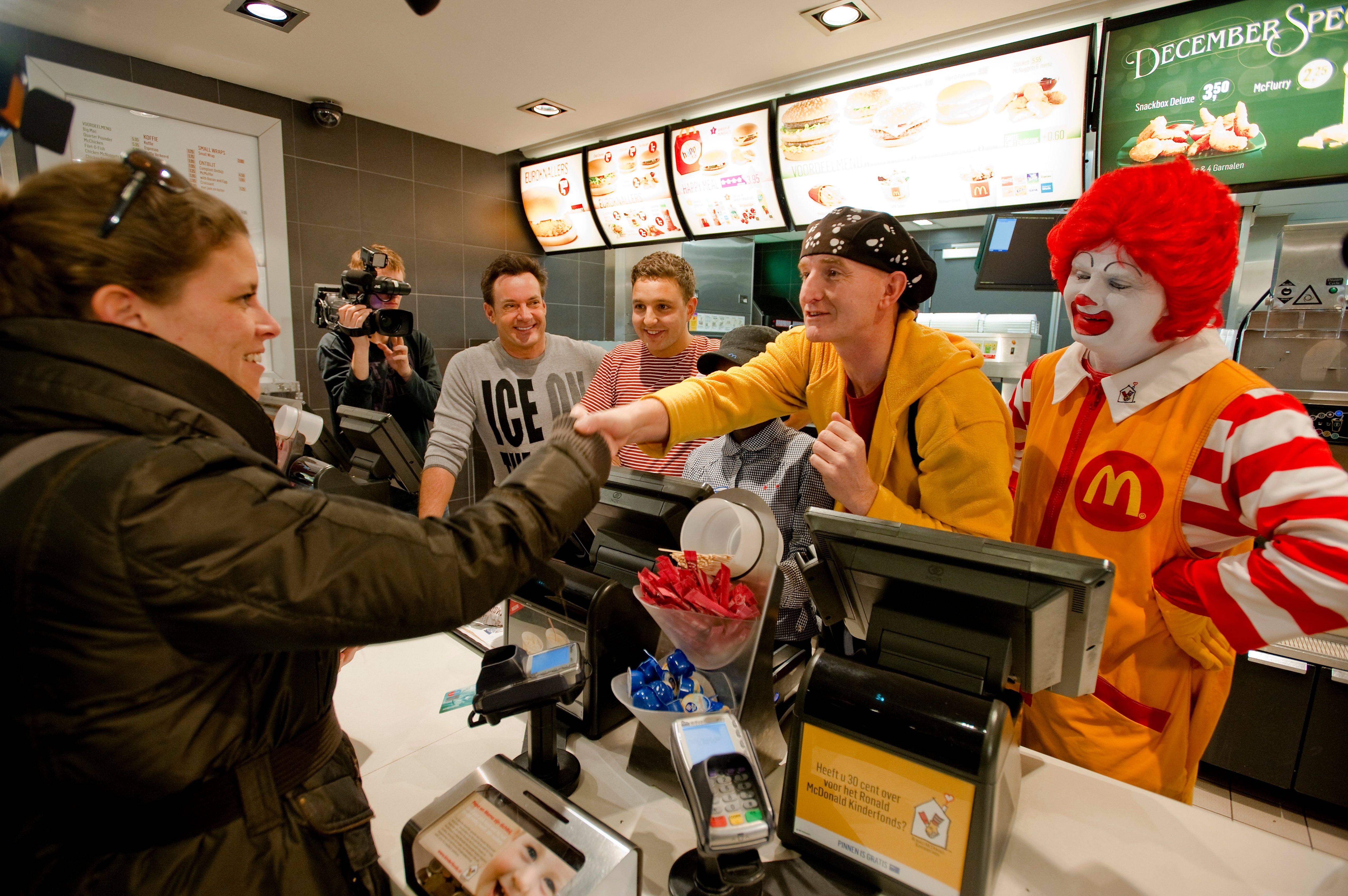 Horrorversies van clowns die erg lijken op McDonald's clown nopen de Amerikaanse fastfoodketen tot actie.