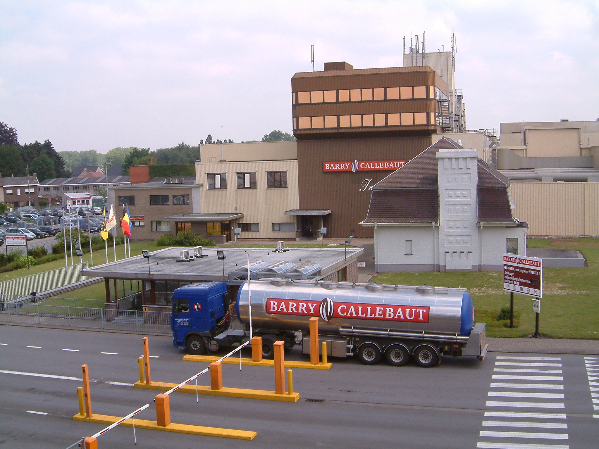 tony's chocolonely perstrip chocolade antwerpen fabriek, chocoladefabriek haven, barry callebaut,, cacao, cacaobonen