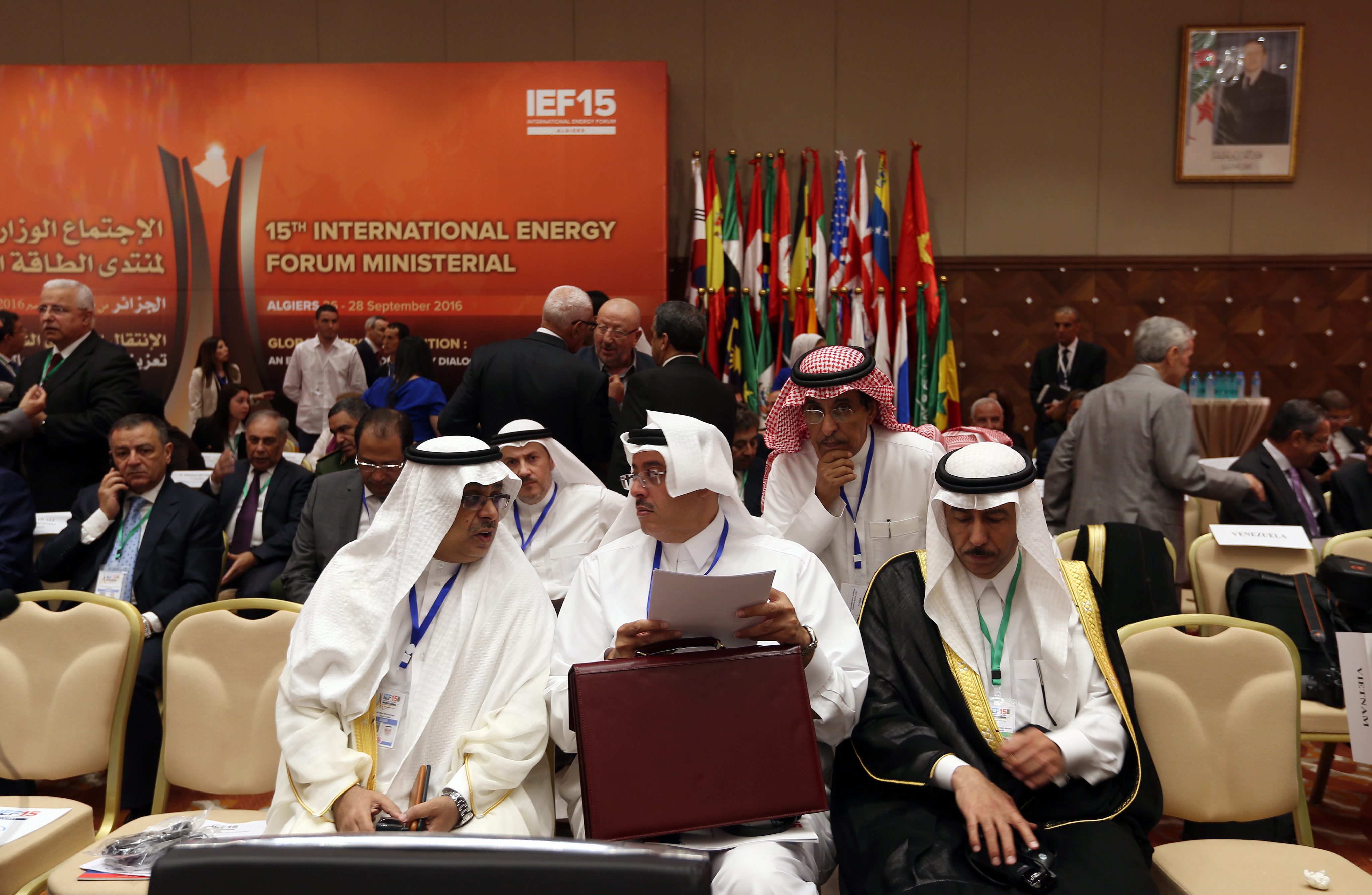 De OPEC-landen hebben woensdag een akkoord gesloten over de inperking van hun olieproductie. Dat meldden diverse media op basis van ingewijden.