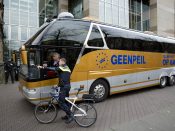 2016-04-05 10:12:23 DEN HAAG - De GeenPeil campagnebus tijdens de landelijke bustour van GeenPeil in aanloop naar het referendum over het associatieverdrag tussen de EU en Oekraine. ANP BART MAAT