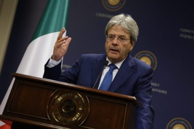 Paolo Gentiloni nieuwe premier italie Italië krijgt mogelijk snel een nieuwe premier. President Sergio Mattarella heeft de huidige minister van Buitenlandse Zaken uitgenodigd voor een gesprek, waar de minister naar verwachting wordt gevraagd om een nieuwe regering te vormen.