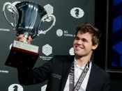 De Noorse wereldkampioen schaken Magnus Carlsen staat eerste in de 'Fantasy Premier League' waar 7,2 miljoen mensen in meespelen.