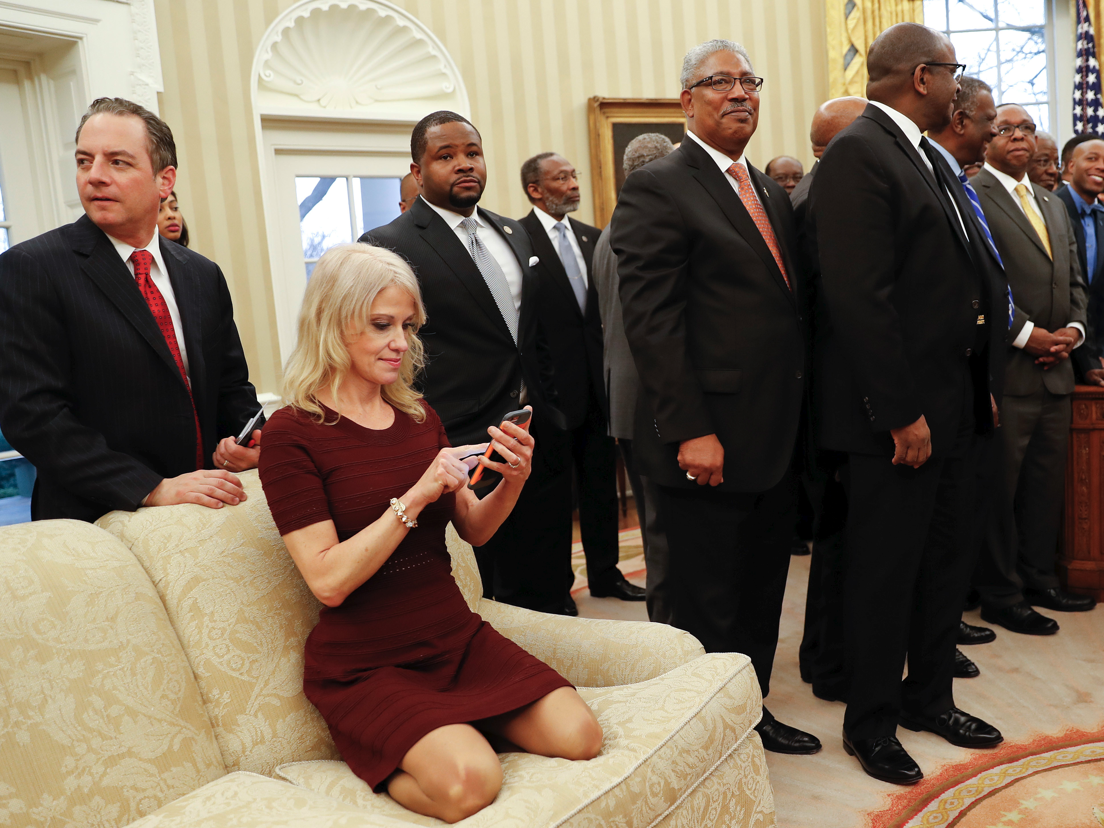 Kellyane Conway, foto, Oval Office, Trump