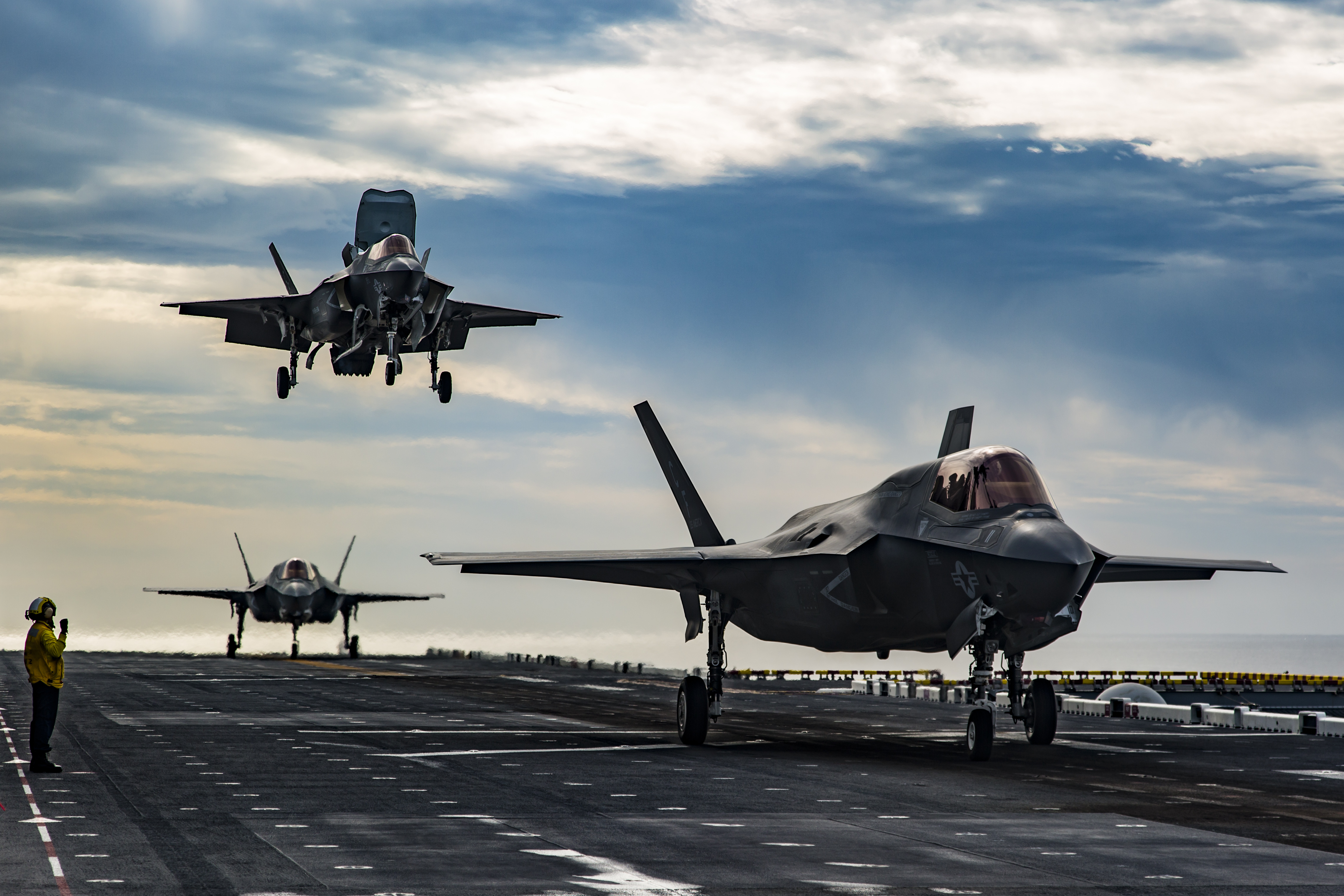 Истребители сша. F 35 истребитель. F-35b Lightning II. F-35 B Lightning. F-35 Lightning II ВВС Японии.