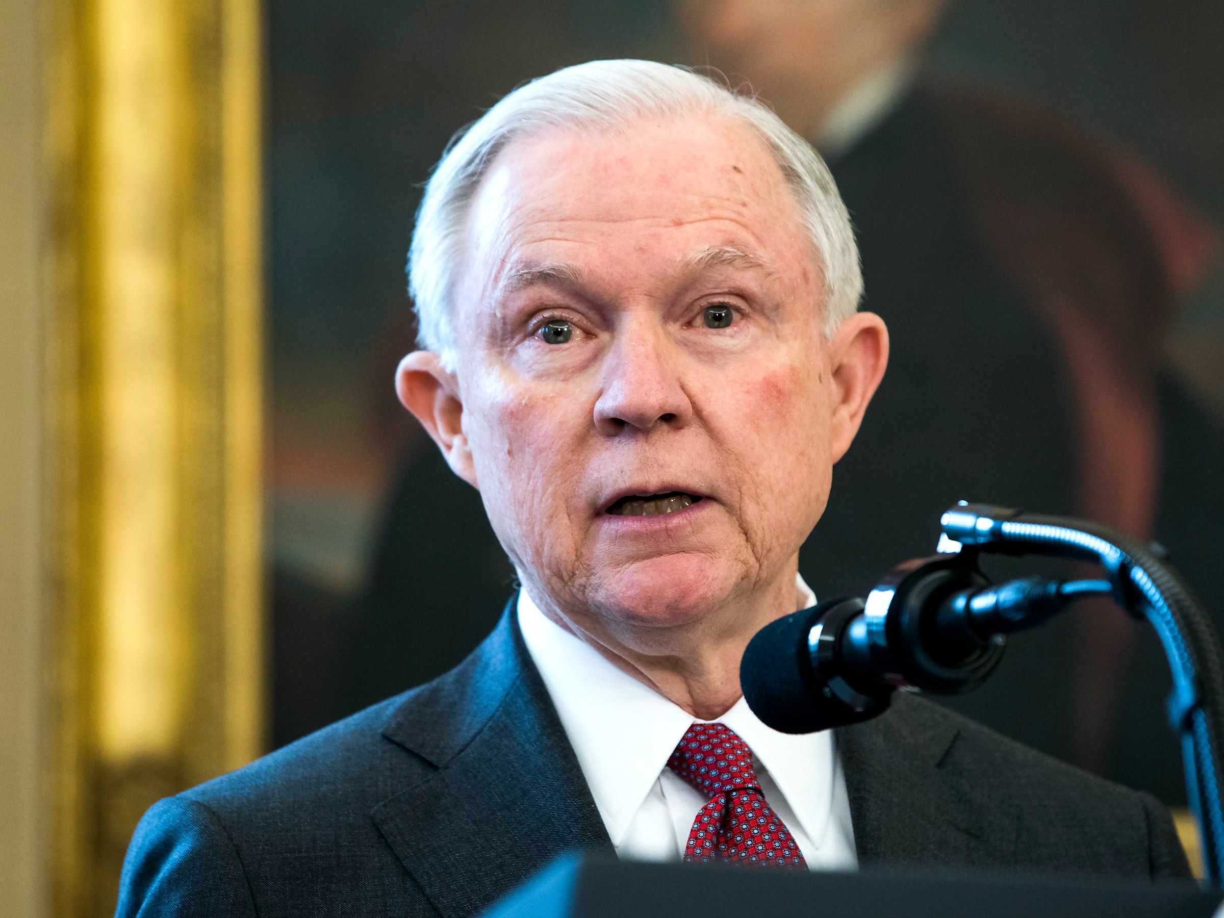 jeff sessions donald trump rusland poetin minister justitie