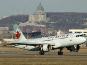 Een Airbus A320 van Air Canada landt op Montreal-Trudeau. Foto: BriYYZ/Flickr