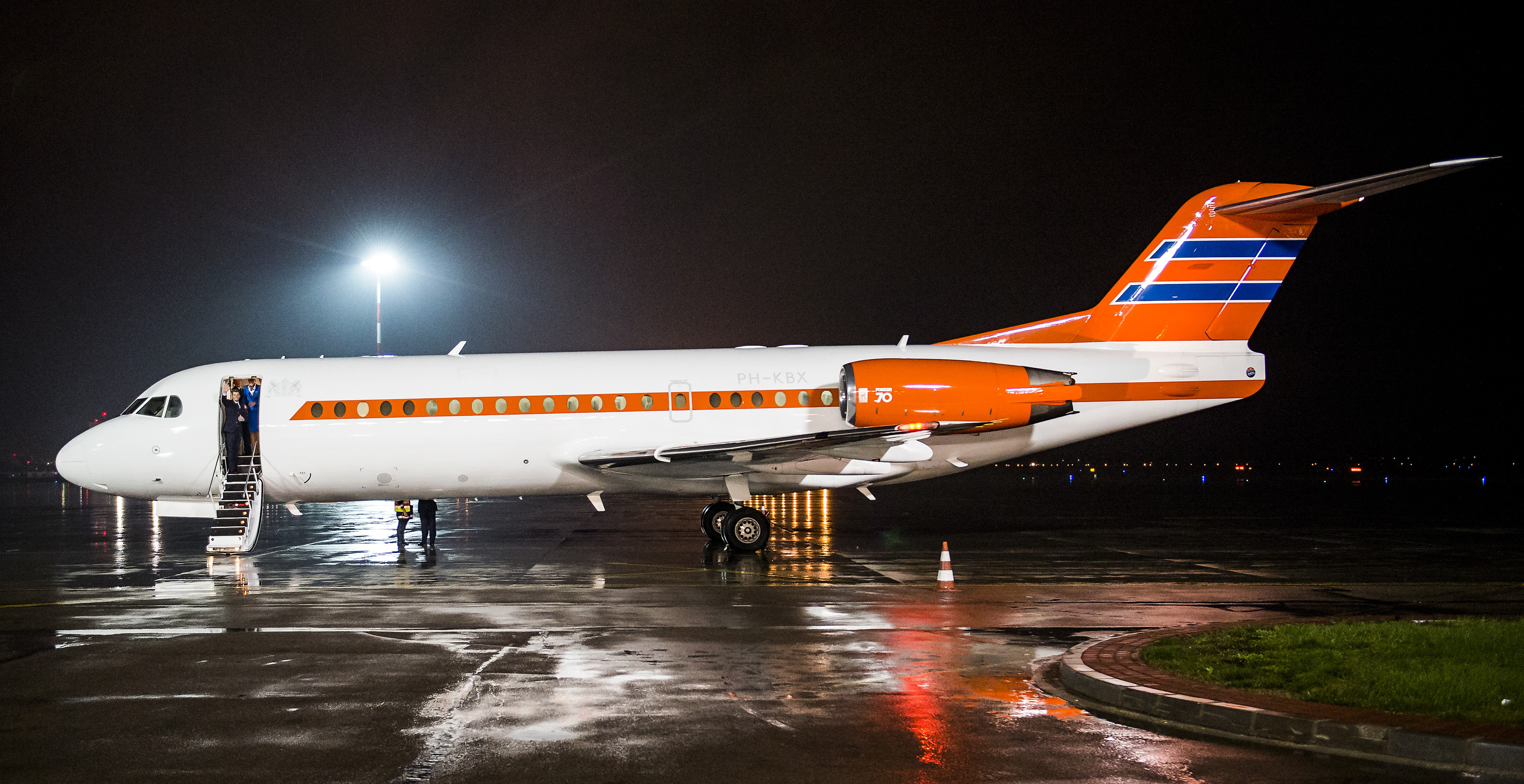 De PH-KBX, de Fokker 70 die als Nederlands regeringsvliegtuig dient, gaat binnenkort verkocht worden. Foto: ANP