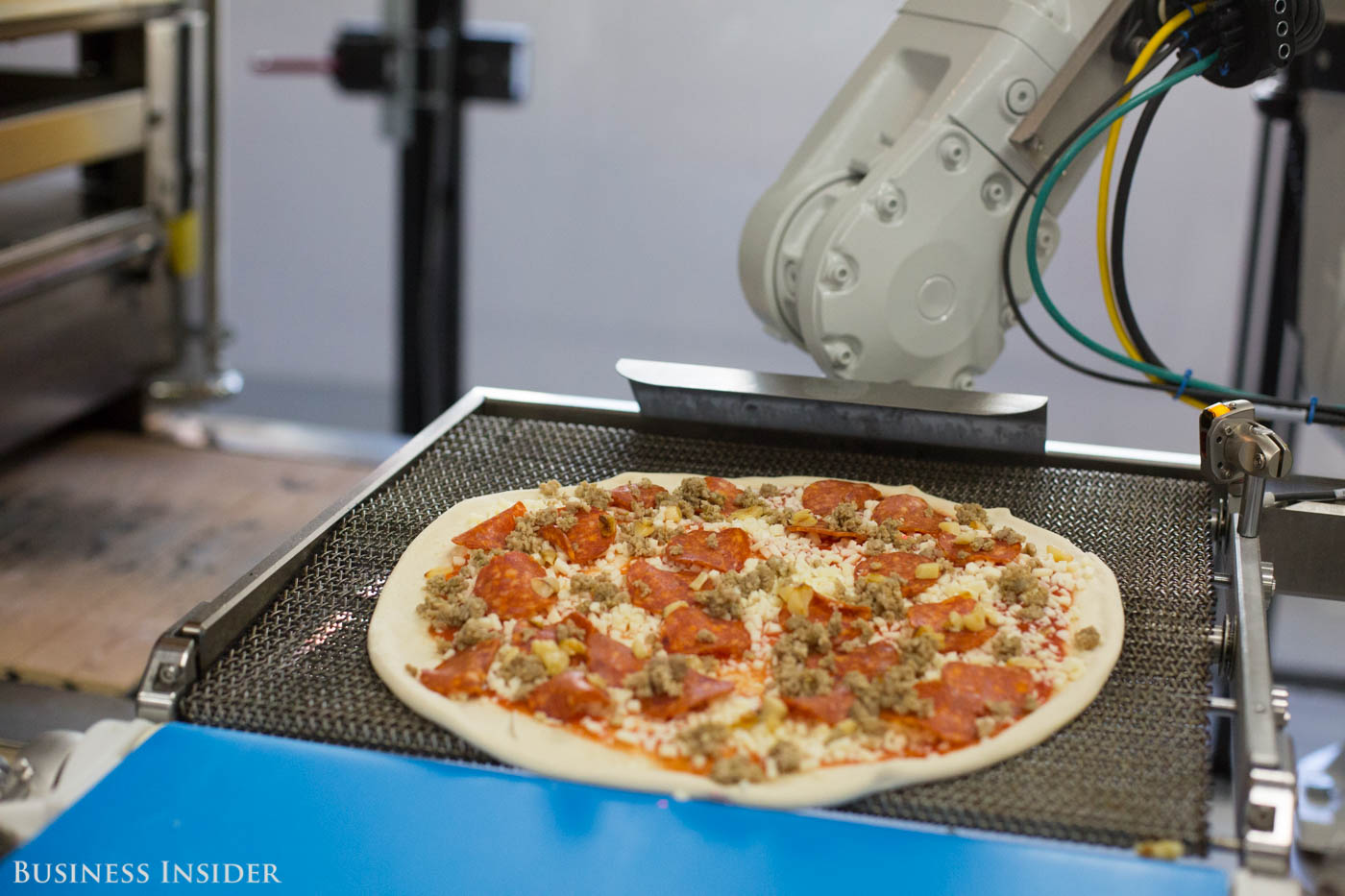 pizza startup robot