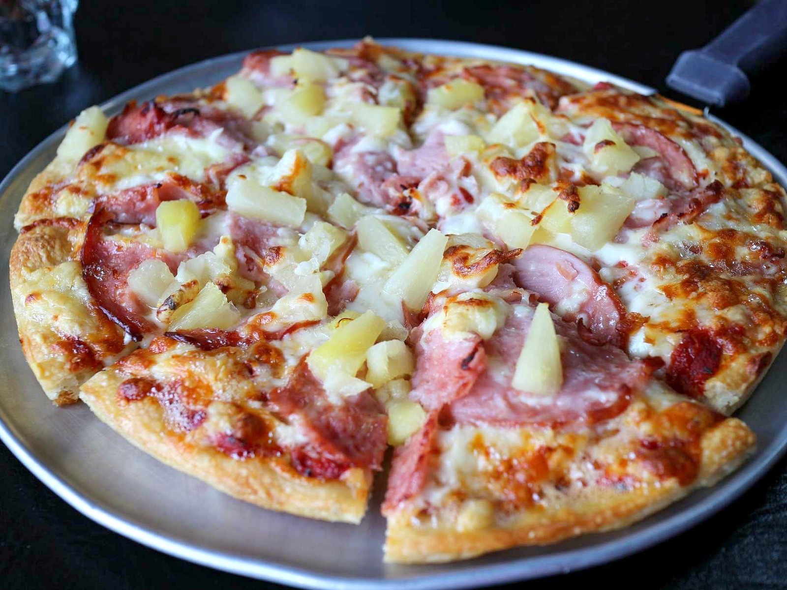 pizza hawai ananas bedenker sam panopoulos