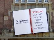 2015-05-21 13:04:41 AMSTERDAM - Tekst aan de gevel van het nieuwe pand van boekhandel Scheltema op het Amsterdamse Rokin. De iconische boekwinkel kon na een faillisement toch blijven bestaan na een reddingsoperatie door Novamedia. ANP EVERT ELZINGA