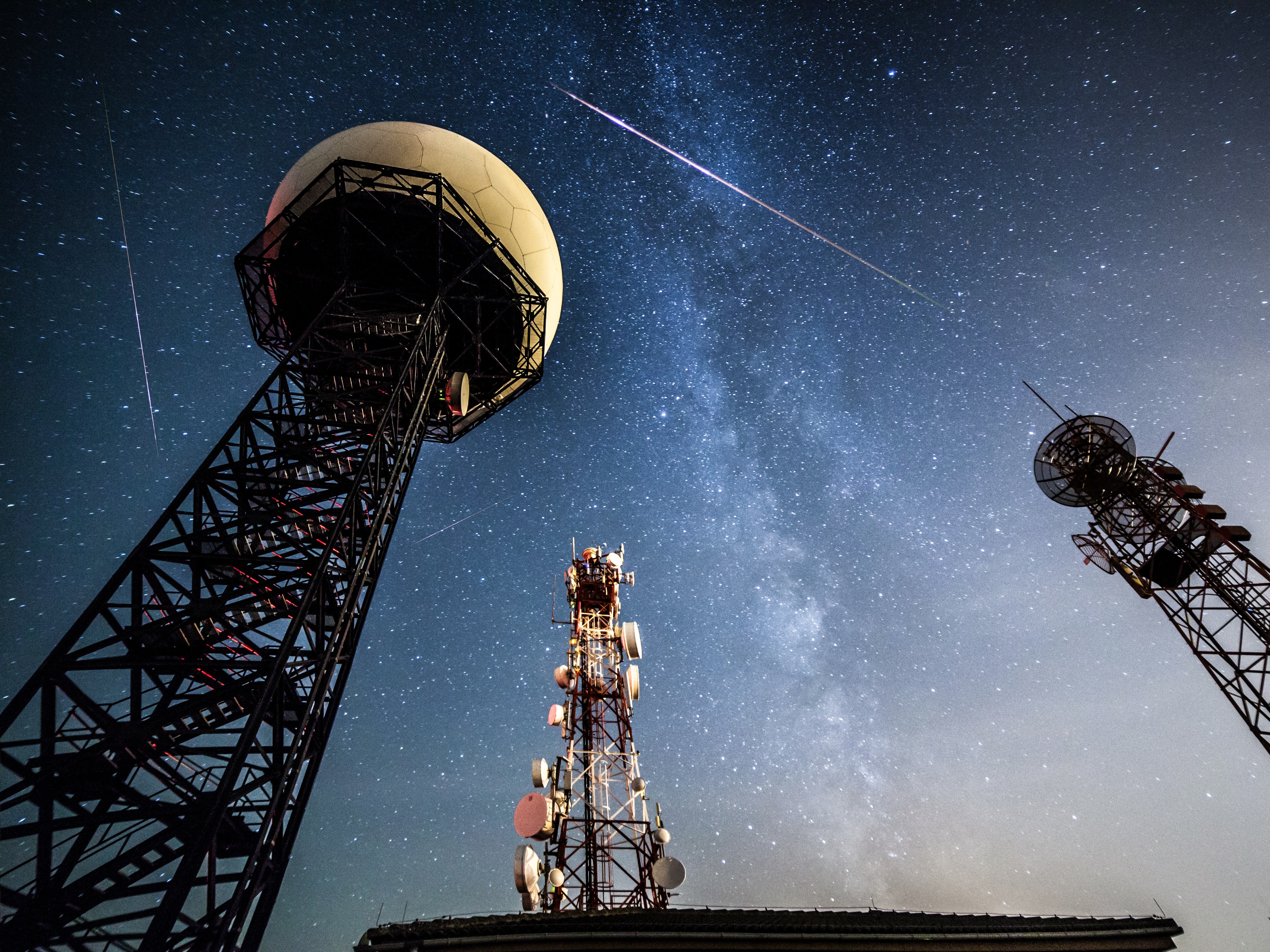 Space here. Космическая радиосвязь. Радиосвязь в космосе. Персеиды. Метеорные радиолокационные станции.