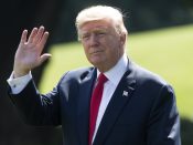 2017-08-04 14:38:42 epa06125004 US President Donald J. Trump waves as he walks across the South Lawn of the White House to depart by Marine One, in Washington, DC, USA, 04 August 2017. Trump travels to Bedminster, New Jersey, for a vacation. EPA/MICHAEL REYNOLDS