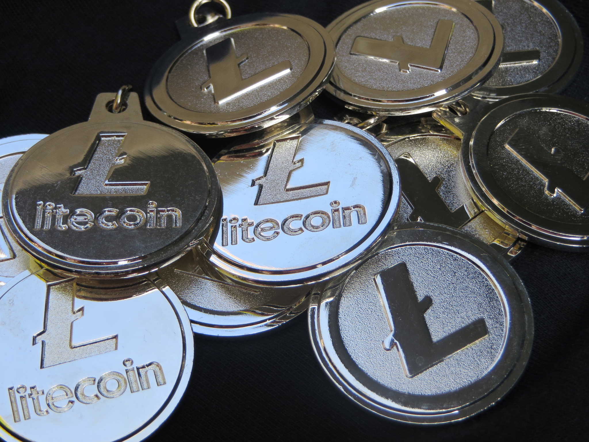 bitcoin, litecoin, ethereum, ripple, cryptomunten