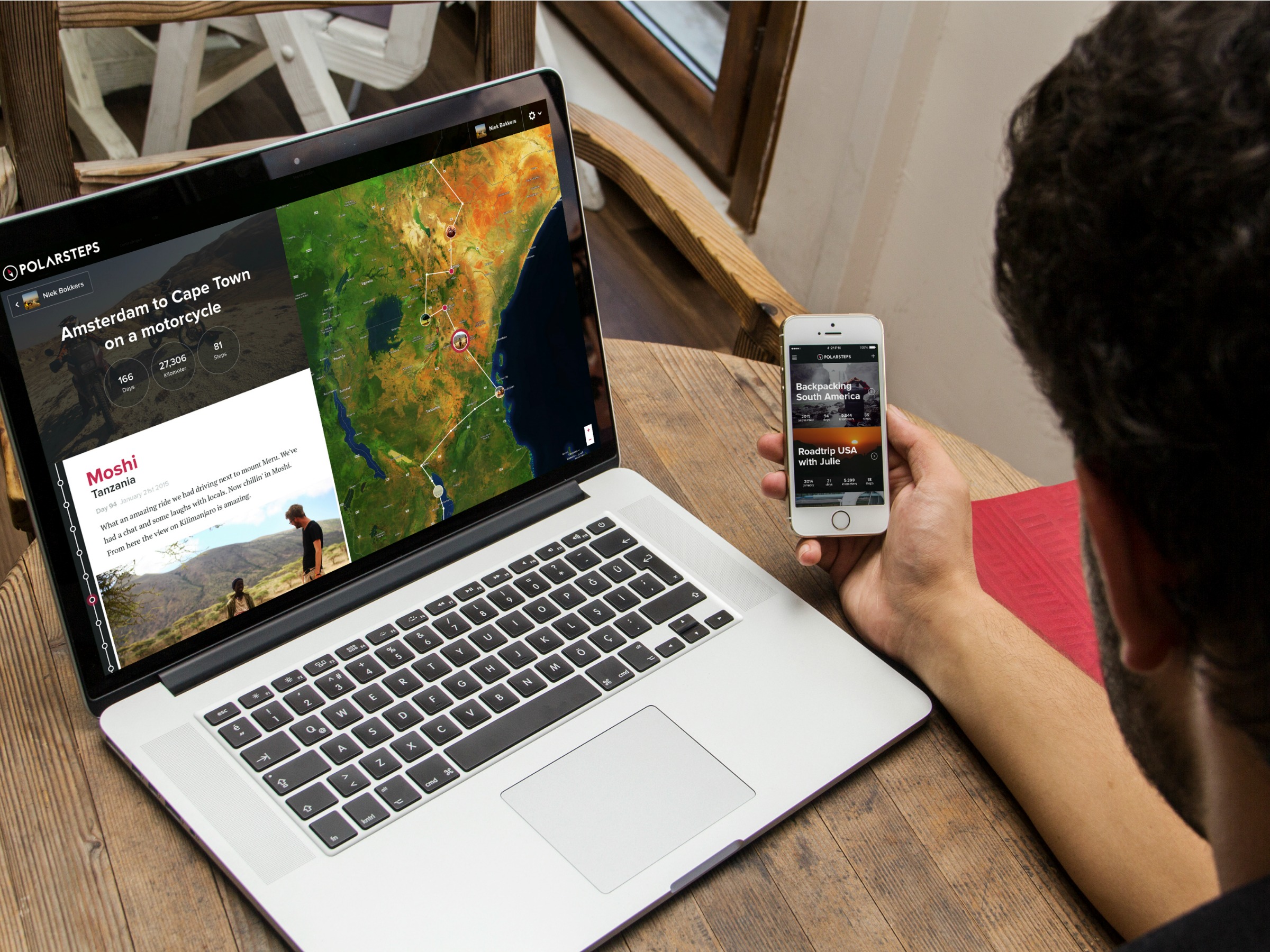 Via de app van Polarsteps kun je op vakantie automatisch je reis vastleggen zodat deze makkelijk te delen is met vrienden en familie thuis.
