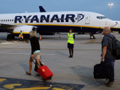 Ryanair, rolkoffer, trolley, passagier