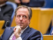 2017-11-01 11:35:35 DEN HAAG - Alexander Pechtold (D66) tijdens een plenair debat in de Tweede Kamer over de regeringsverklaring. ANP LEX VAN LIESHOUT