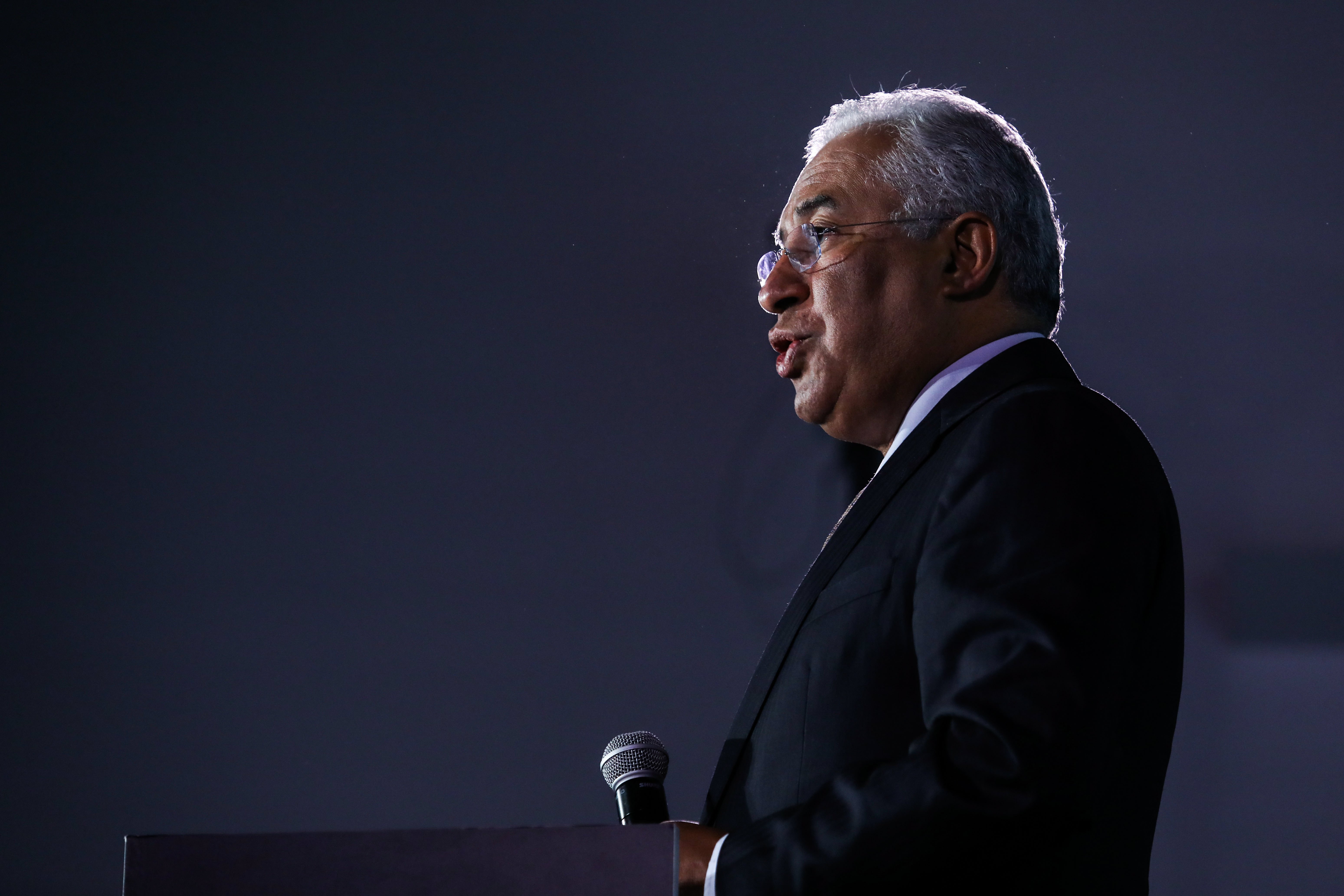 2017-11-06 10:13:53 epa06311343 Portugal's Prime Minister Antonio Costa talks during the Venture Summit at the Web Summit 2017 at Convento do Beato in Lisbon, Portugal, 06 November 2017. Web Summit is hosted in Lisbon from 06 to 09 November. EPA/MIGUEL A. LOPES