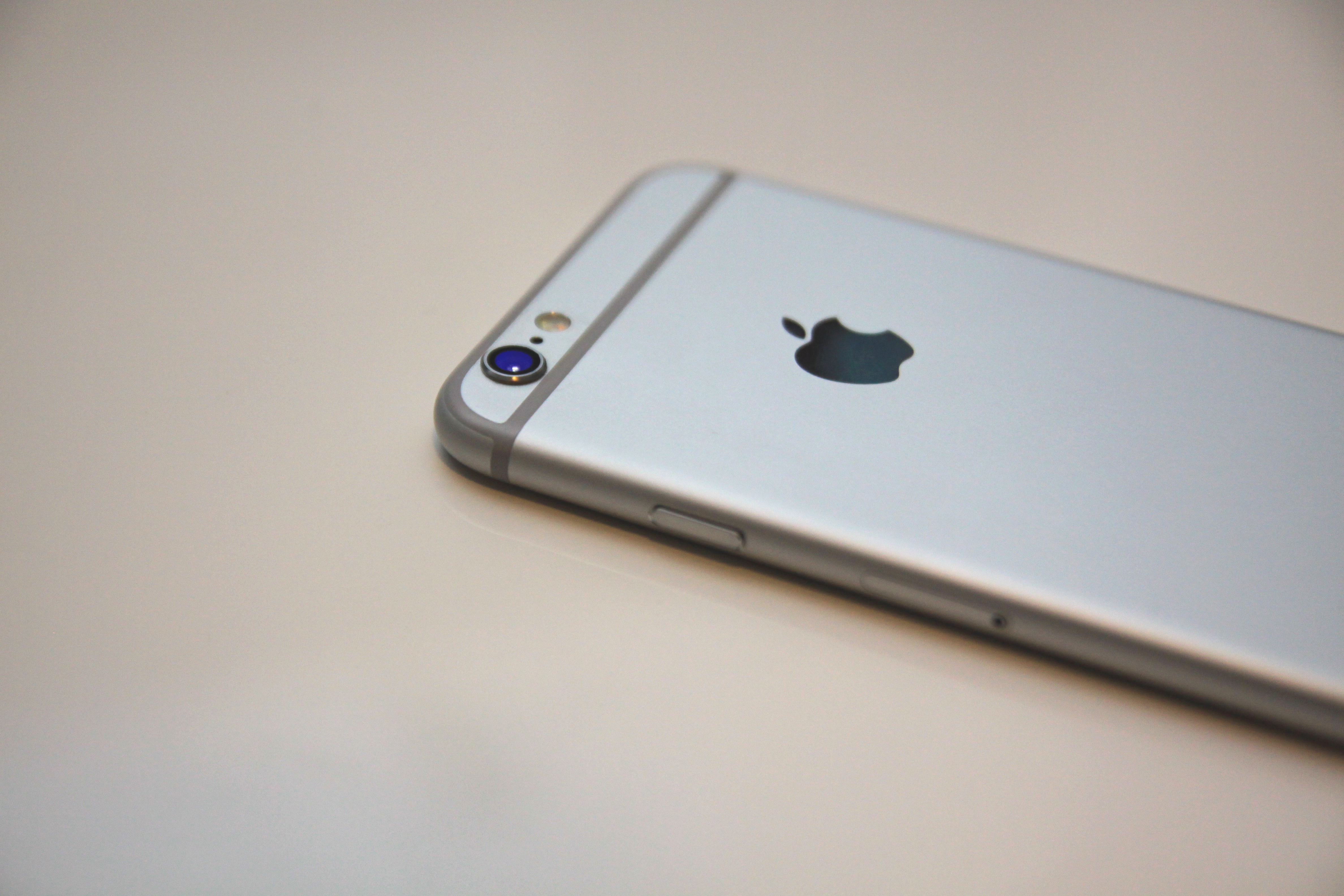 Natte sneeuw gouden snel Hoe Apple jouw iPhone met verslechterde accu vertraagt — en hoe je hem zelf  weer sneller maakt