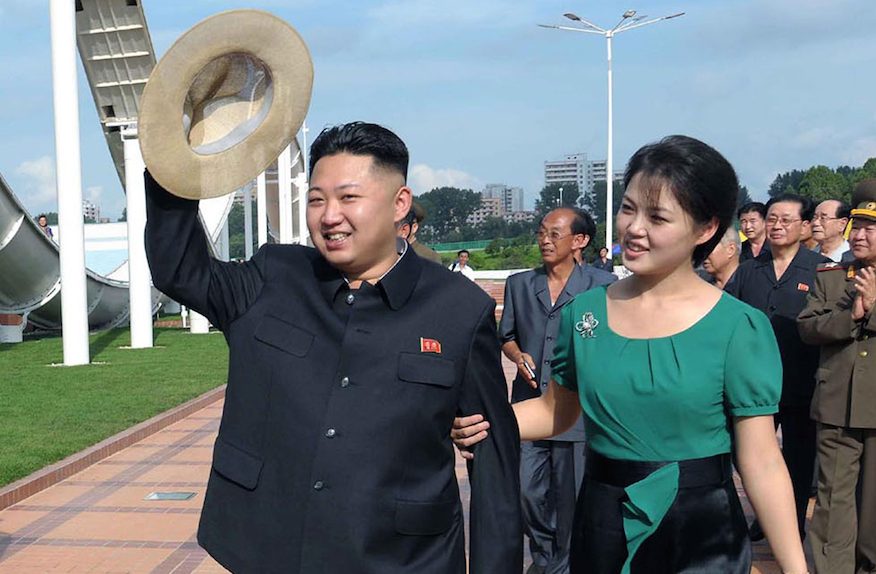 Kim Jong-un en zijn vrouw Ri Soi-ju.