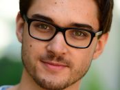 dominik schiener iota oprichter