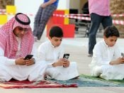 Saudi's tijdens het Suikerfeest in de al-Masmakmoskee in de Saudische hoofdstad Riyadh. Foto: EPA