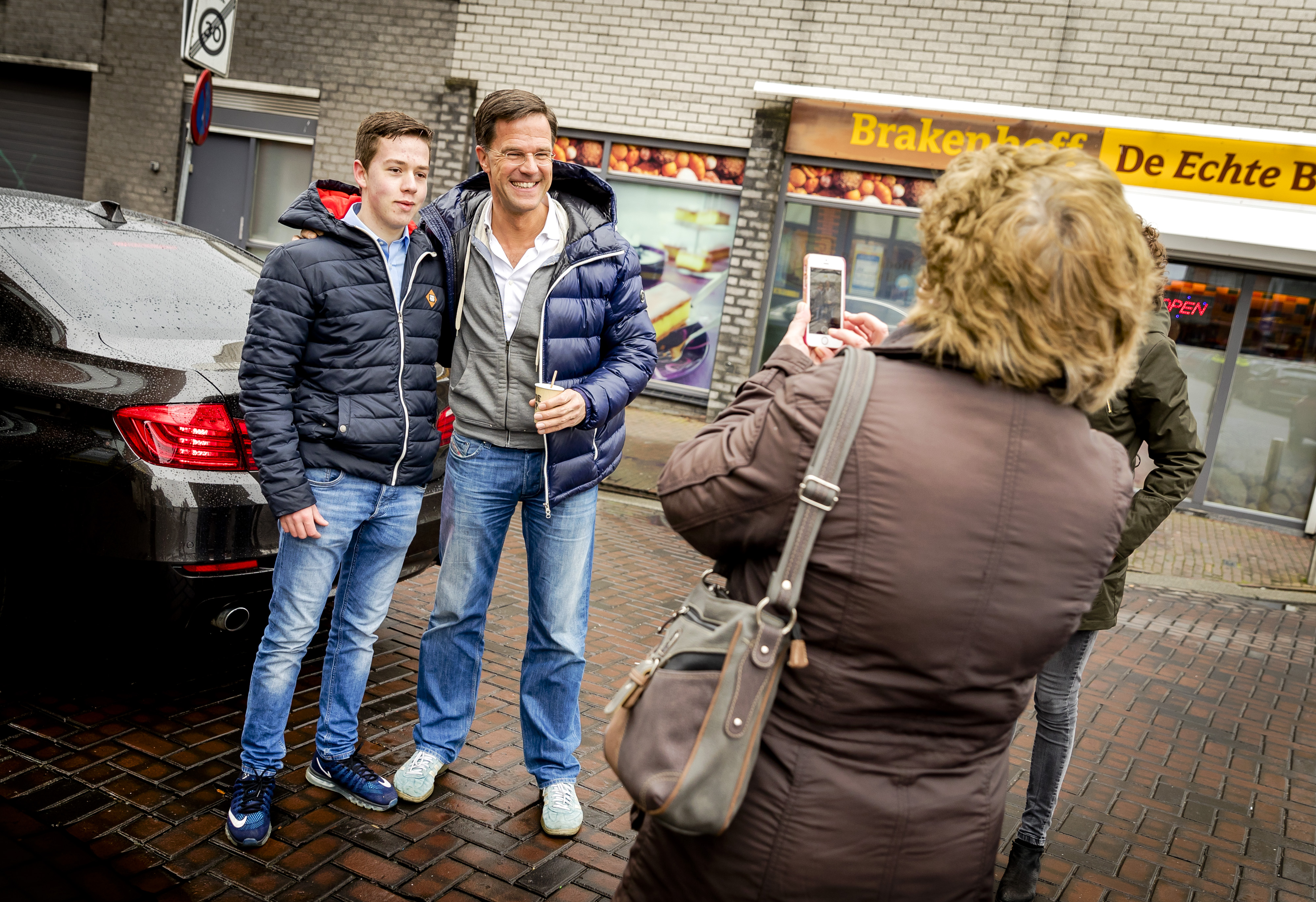 Mark Rutte Heeft Vrijwel Altijd Dezelfde Outfit Aan Daar Is Wel Een Reden Voor Te Bedenken