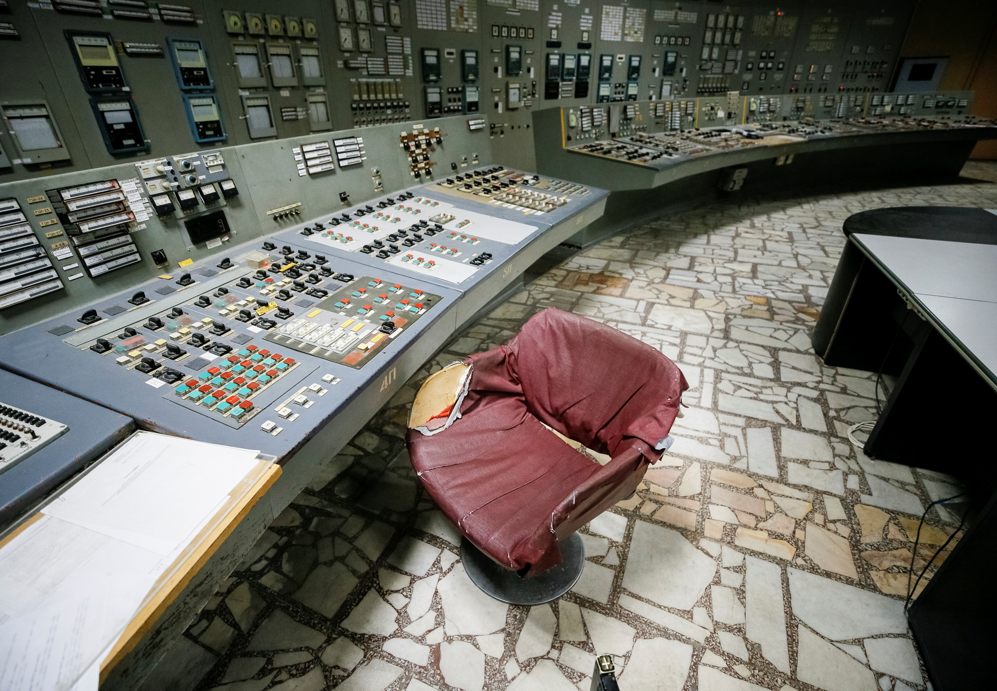 Het onaangeraakte controlecentrum van de derde reactor van Tsjernobyl. Foto: Gleb Garanich/Reuters