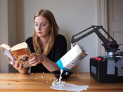 De ontbijtrobot van Simone Giertz. Foto: YouTube