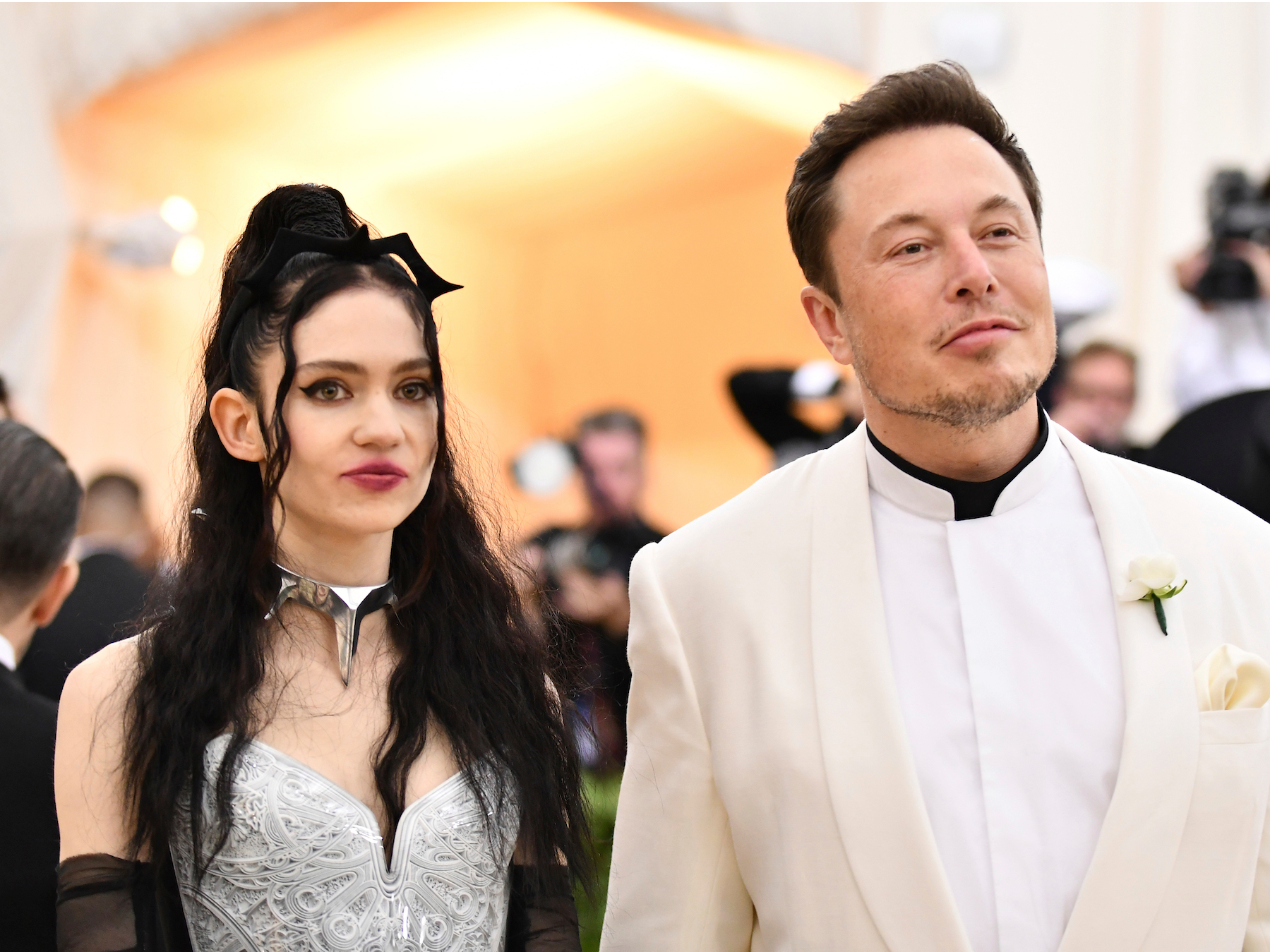 Claire 'GrImes' Boucher en Elon Musk op het Met Gala. Foto: Charles Sykes/AP
