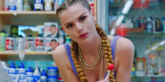 famke louise op m'n monnie youtube muziek sannie verraderlijk bokoesam ronnie flex