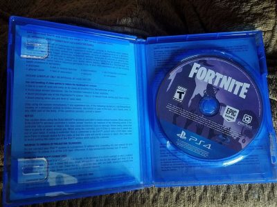 fortnite is free but hardcore fans are paying hundreds of dollars for rare physical copies of the game - fortnite gadgets belgie