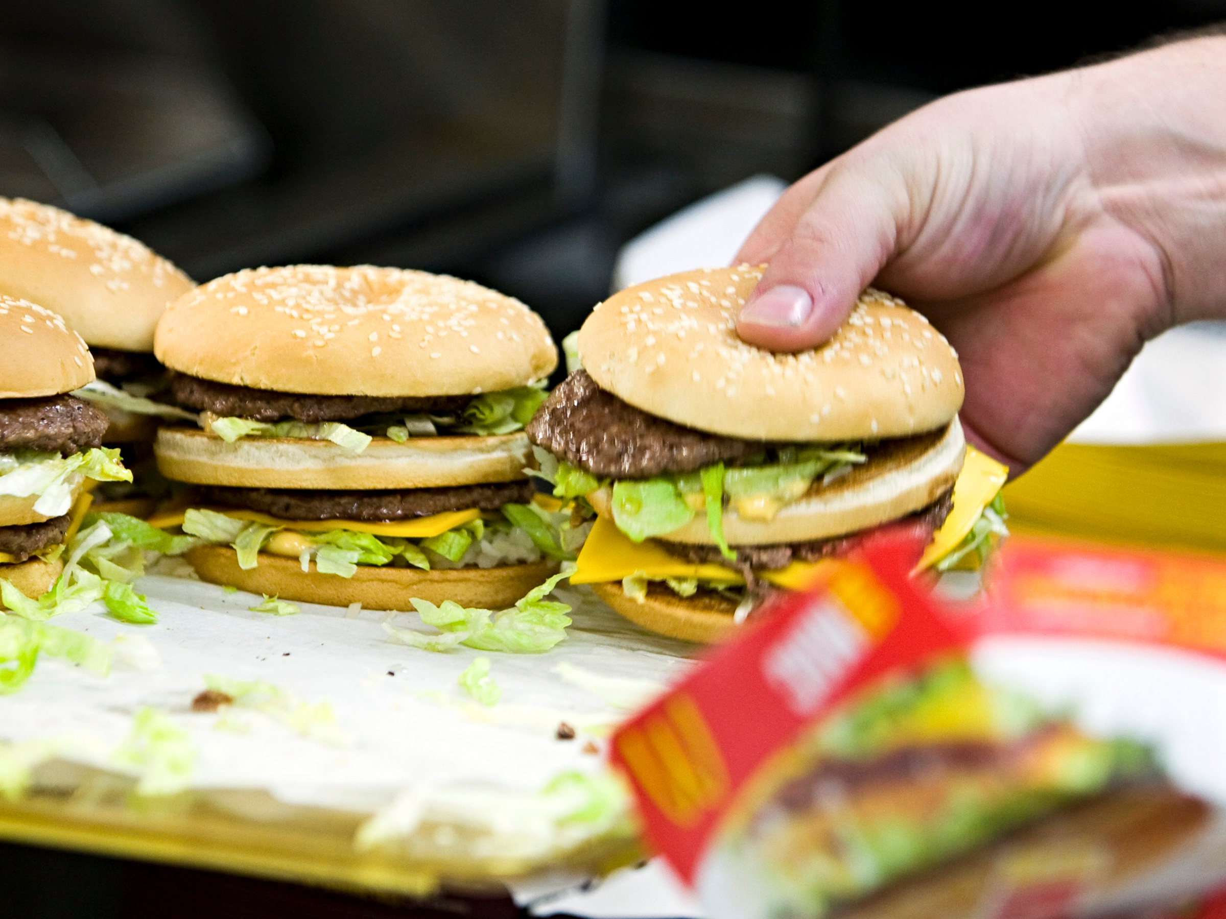 Merchandising Oogverblindend krom Hier worden de hamburgers van McDonald's gemaakt