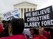 Demonstraten tegen de benoeming van Brett Kavanaugh als rechter aan het Hooggerechtshof verzamelen zich in Washington D.C.. Foto: EPA