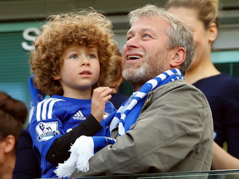 Roman Abramovich Family - NUKPIC.STORE