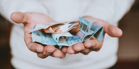 Aandelen met hoog dividendrendement: alternatief voor sparen?