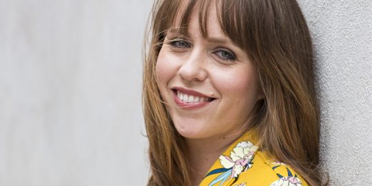 Renée Lamboo schreef het boek 'Duur huis, nooit thuis'.
