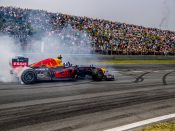 Max Verstappen tijdens driftdemo bij de Jumbo Familie Racedagen op het Circuit Park Zandvoort.