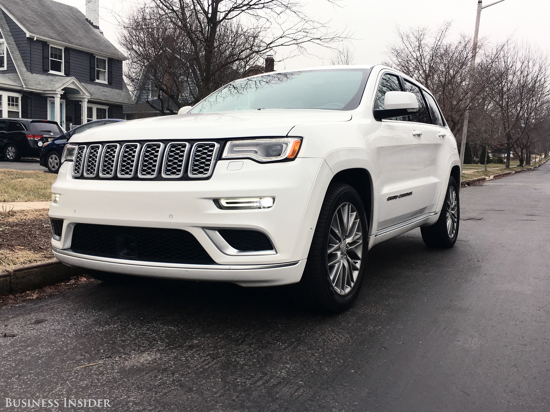 Jeep grand cherokee 5.7. Jeep Grand Cherokee Summit. Jeep Grand Cherokee v8. Гранд Чероки 2017 5,7 Hemi. Range Rover Grand Cherokee.