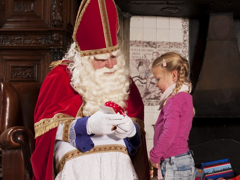 stoeprand Bukken Fauteuil Sinterklaasgedichten maken? Of een surprise? Deze sites helpen je