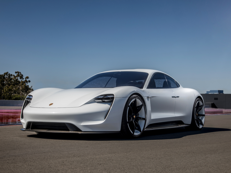 Porsche Belooft Dat De Elektrische Taycan 100 Kilometer