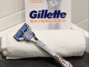 Het nieuwe scheermes van Gillette: de Gillette SkinGuard. Bedoeld voor mannen met een gevoellige huid. Foto Diane Bondareff / Gillette