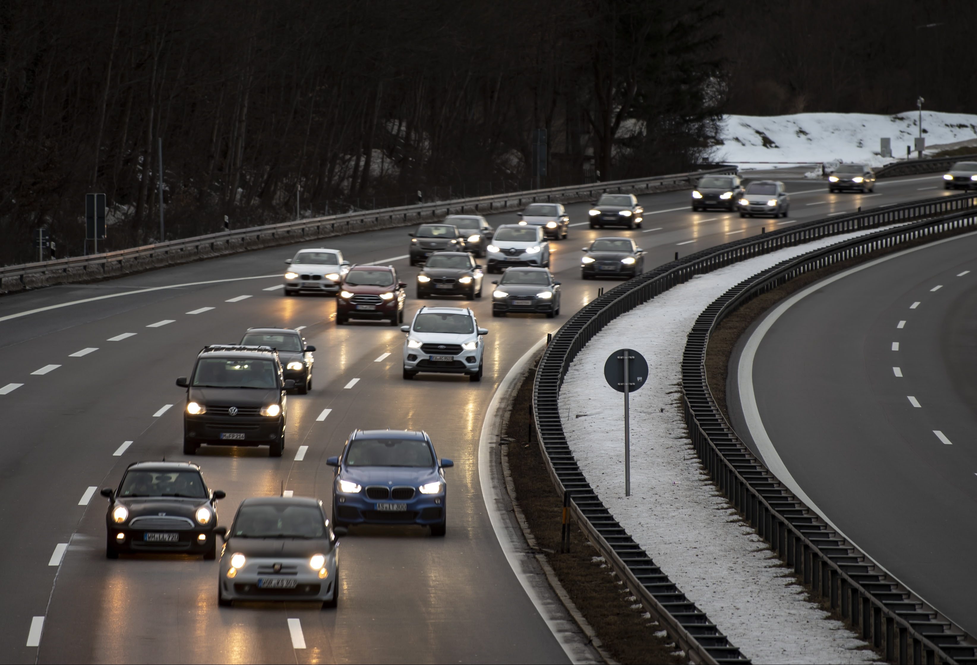 De Duitse regering voert toch geen algemene snelheidslimiet in op de Autobahn.