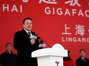 Elon Musk houdt een toespraak bij de officiële start van de bouw van een megafabriek van Tesla in Shanghai.