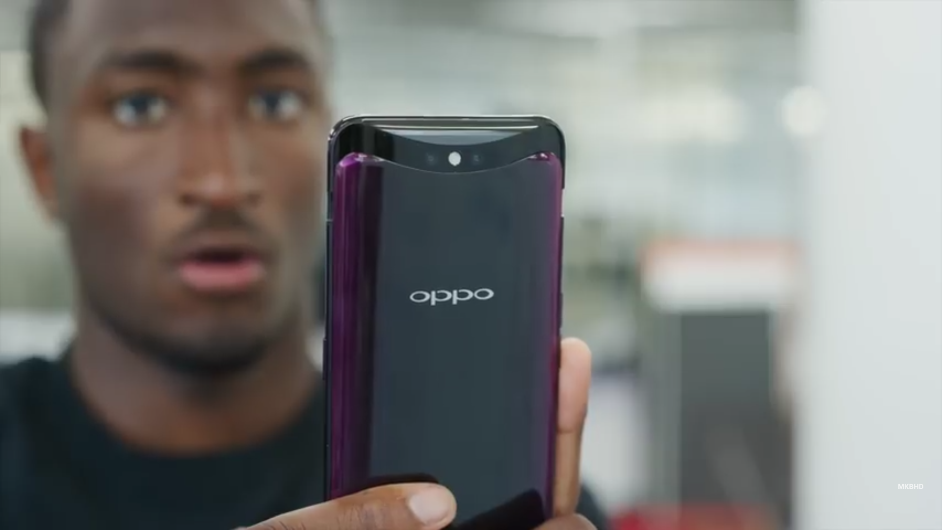 De Oppo Find X en z'n uitschuifbare camera. Foto: Business Insider