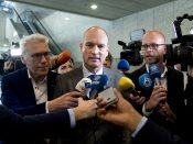 Gert-Jan Segers (CU) in de Tweede Kamer tijdens een onderbreking van het coalitieoverleg over het kinderpardon.
