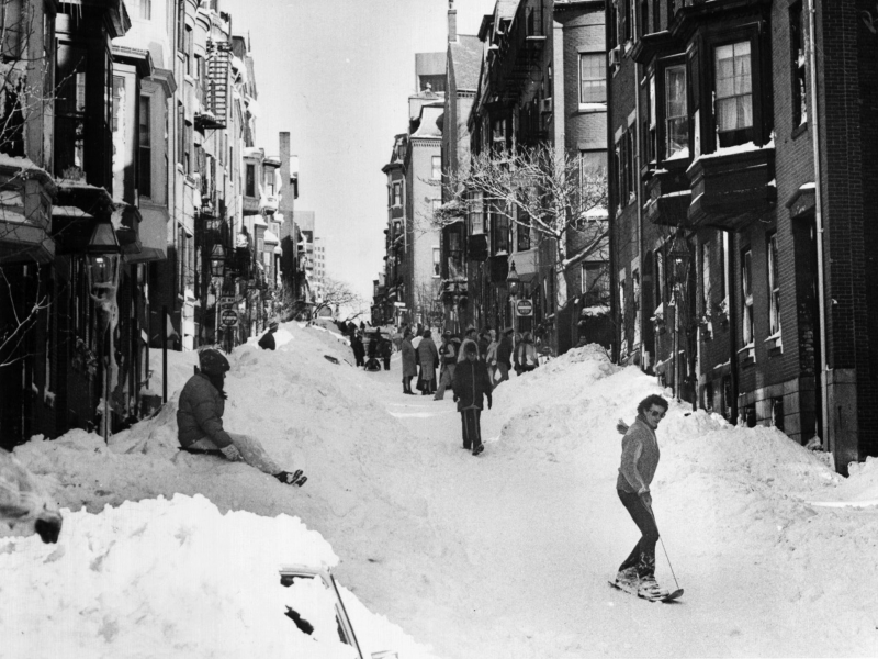 13 vintage photos of major US snowstorms