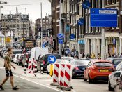 Uber-chauffeurs leren onder meer anticiperen in het chaotische Amsterdamse verkeer.