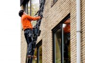 Het isoleren van een woning in Rijswijk tijdens de Dag van de Isolatie. Isoleren kan met gebouwgebonden financiering.