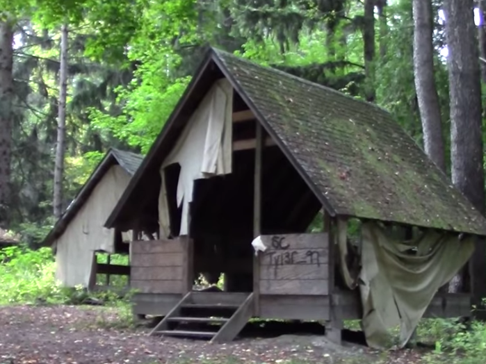 30 photos of abandoned summer camps that will give you the creeps
