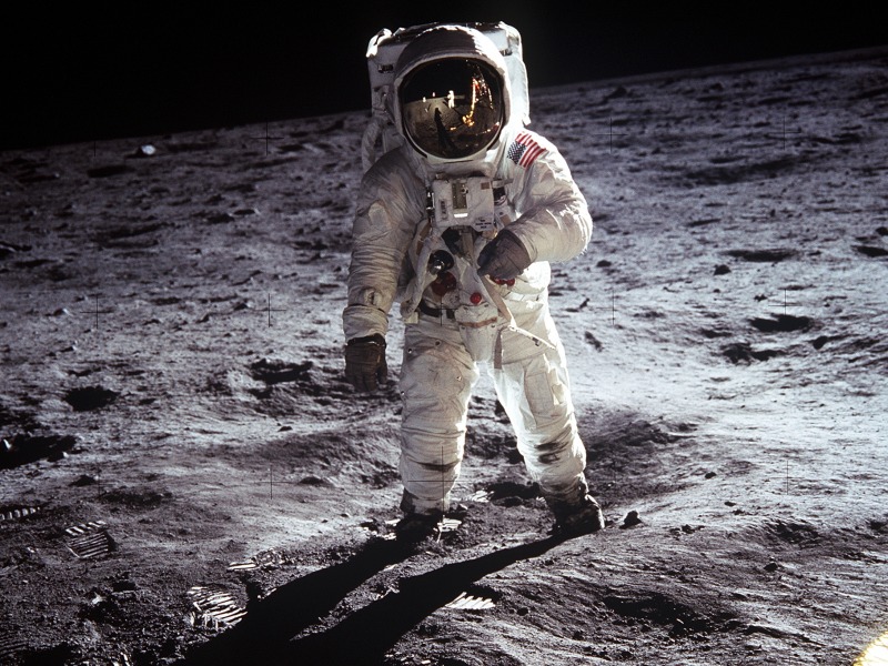 Astronaut Buzz Aldrin loopt op de maan tijdens de Apollo 11-missie in 1969.